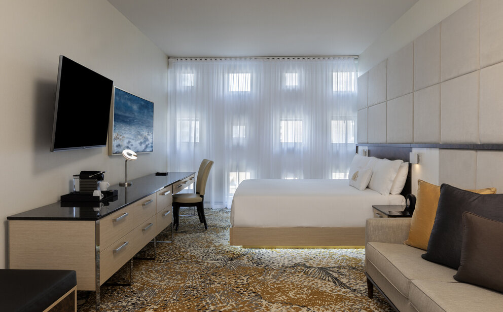 Luxury King room, one King bed