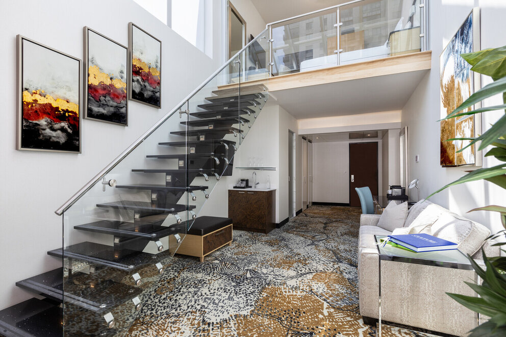 Prestige Suite, one Queen bed